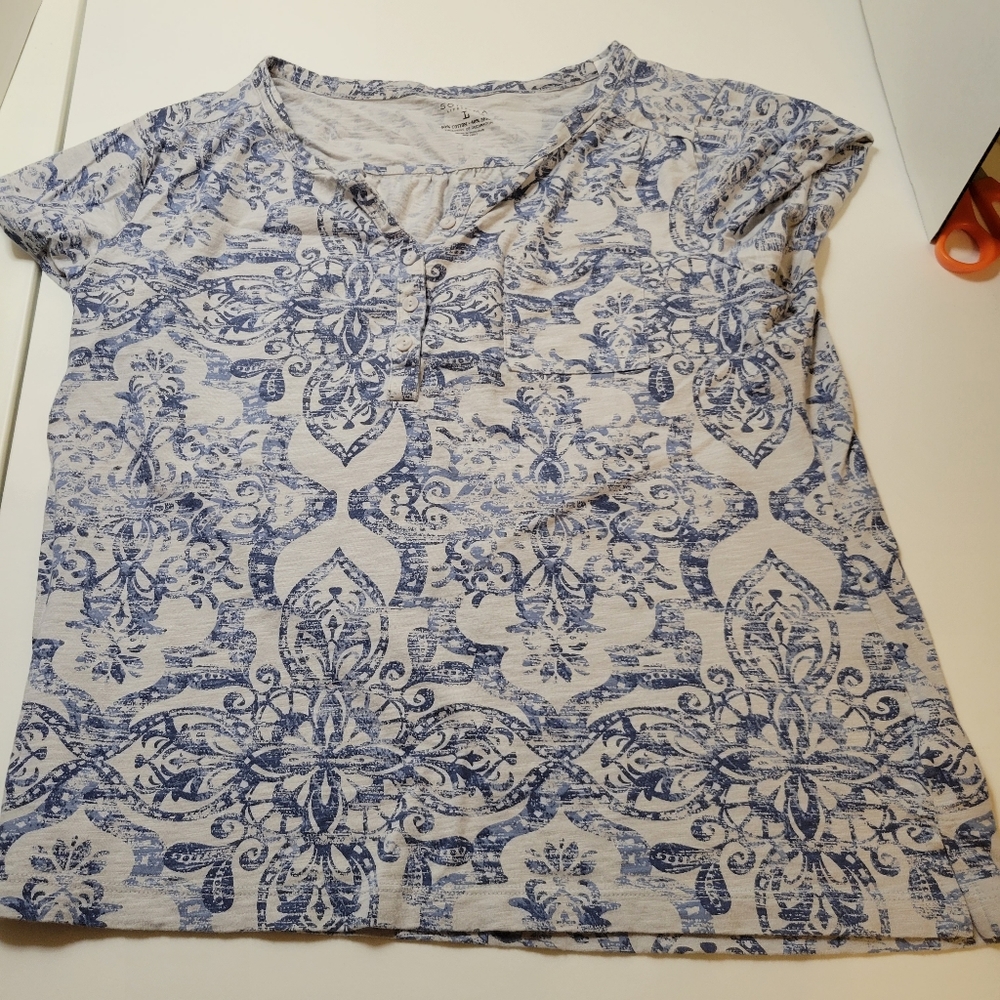 Sonoma blue & white patterned top sx L